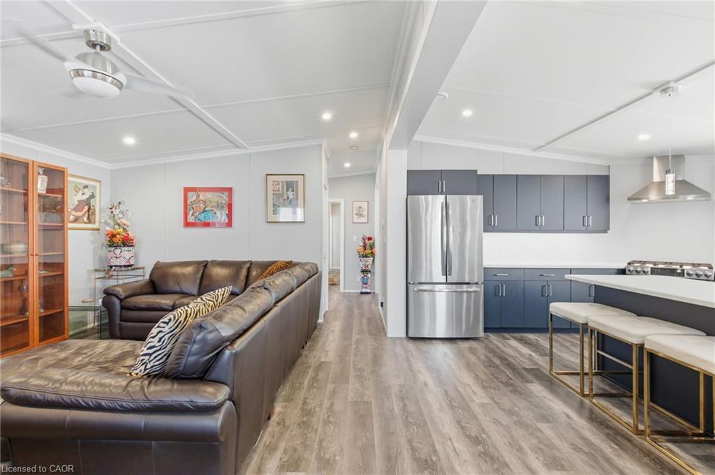 28 Ash Street-4449 Milburough Line, Burlington, ON - Indoor