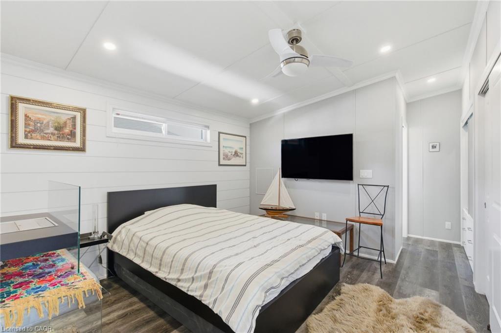 28 Ash Street-4449 Milburough Line, Burlington, ON - Indoor Photo Showing Bedroom