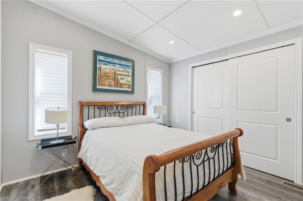 28 Ash Street-4449 Milburough Line, Burlington, ON - Indoor Photo Showing Bedroom
