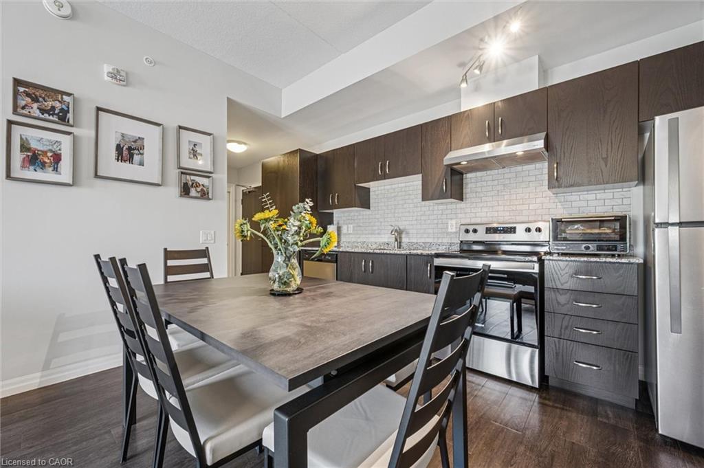 35 Kingsbury Square, Guelph, ON - Indoor