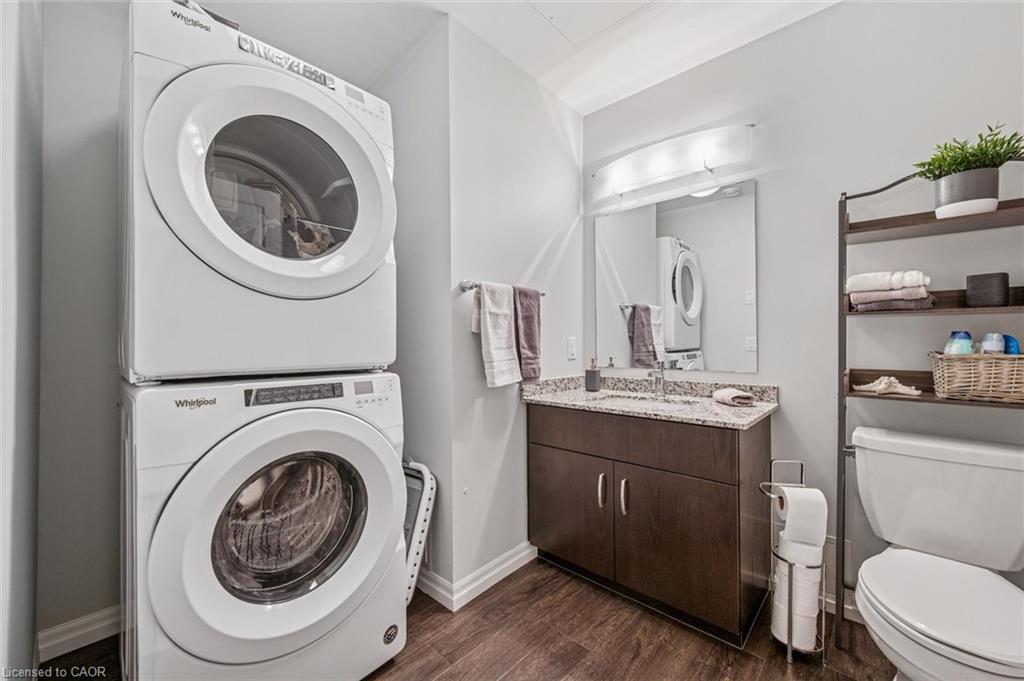 35 Kingsbury Square, Guelph, ON - Indoor Photo Showing Laundry Room