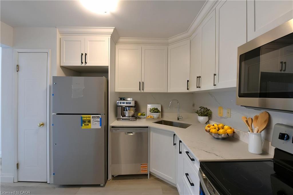 111-1247 Huron Street, London, ON - Indoor Photo Showing Kitchen