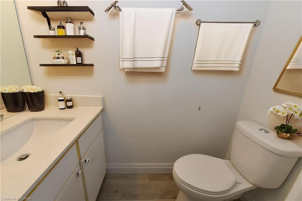 111-1247 Huron Street, London, ON - Indoor Photo Showing Bathroom
