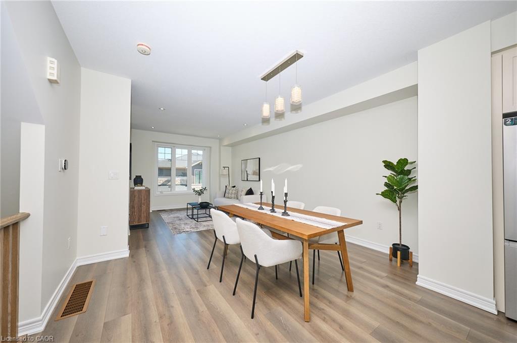 54-288 Glover Road, Stoney Creek, ON - Indoor Photo Showing Dining Room