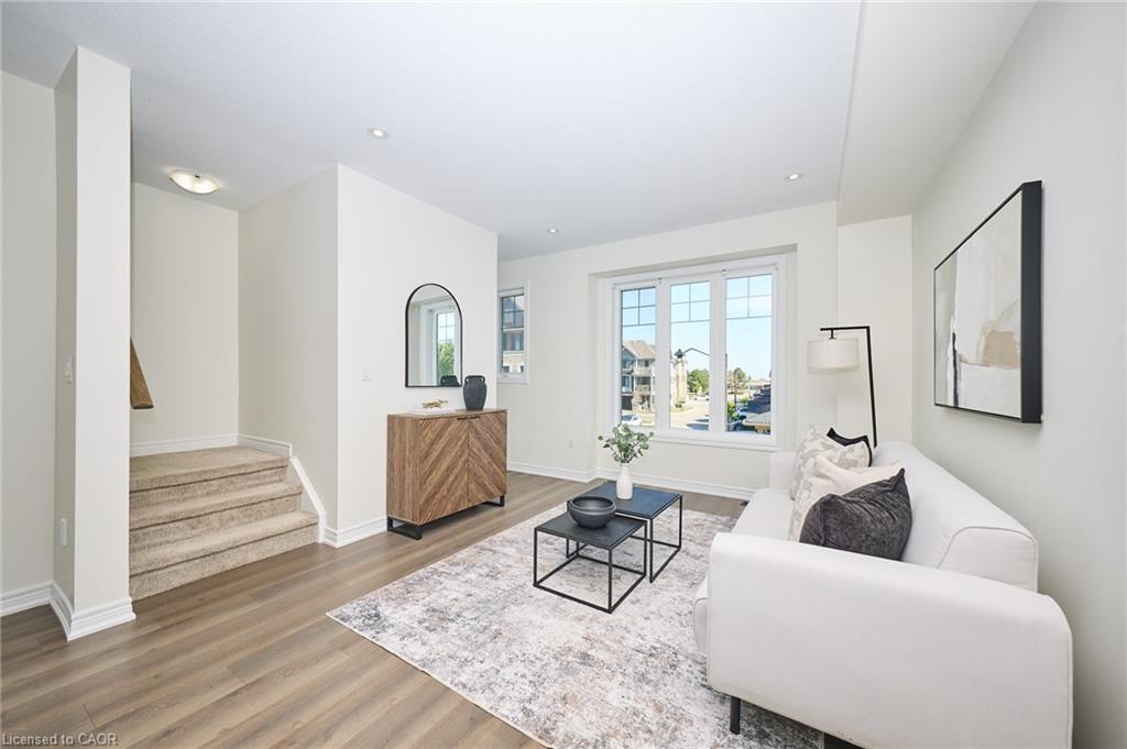 54-288 Glover Road, Stoney Creek, ON - Indoor Photo Showing Living Room