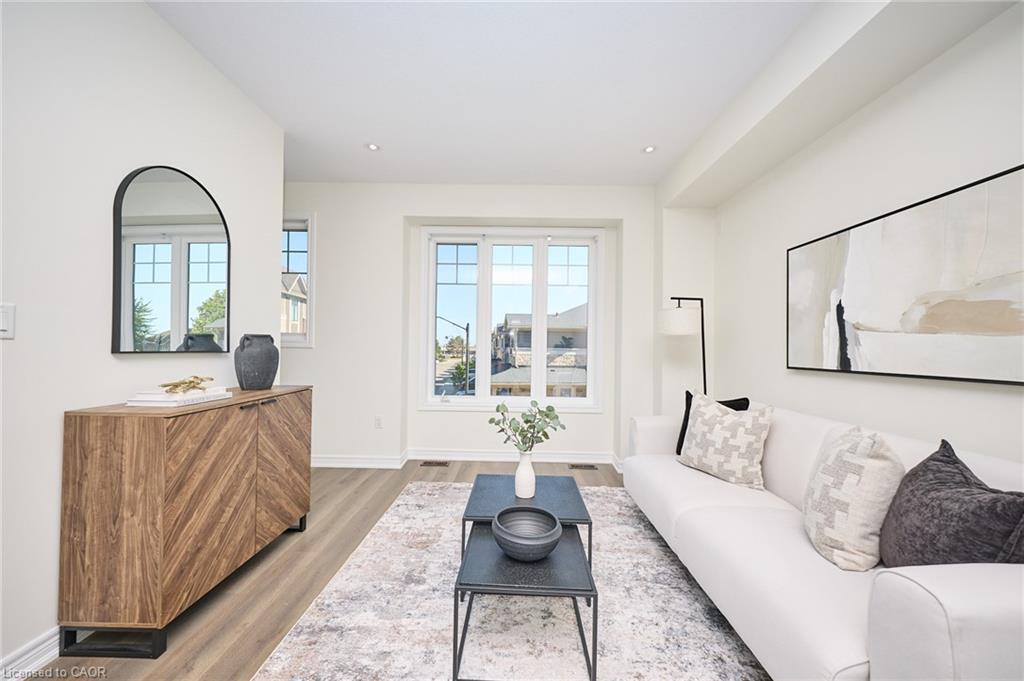54-288 Glover Road, Stoney Creek, ON - Indoor Photo Showing Living Room