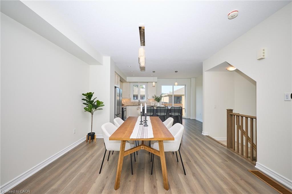 54-288 Glover Road, Stoney Creek, ON - Indoor Photo Showing Dining Room