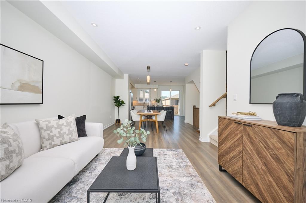 54-288 Glover Road, Stoney Creek, ON - Indoor Photo Showing Living Room