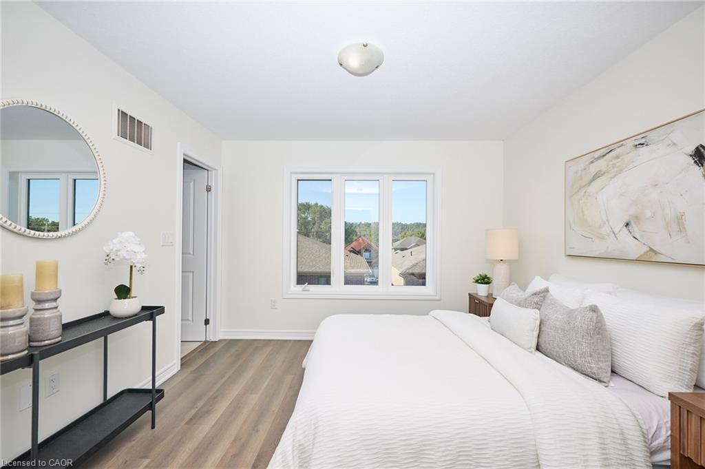 54-288 Glover Road, Stoney Creek, ON - Indoor Photo Showing Bedroom