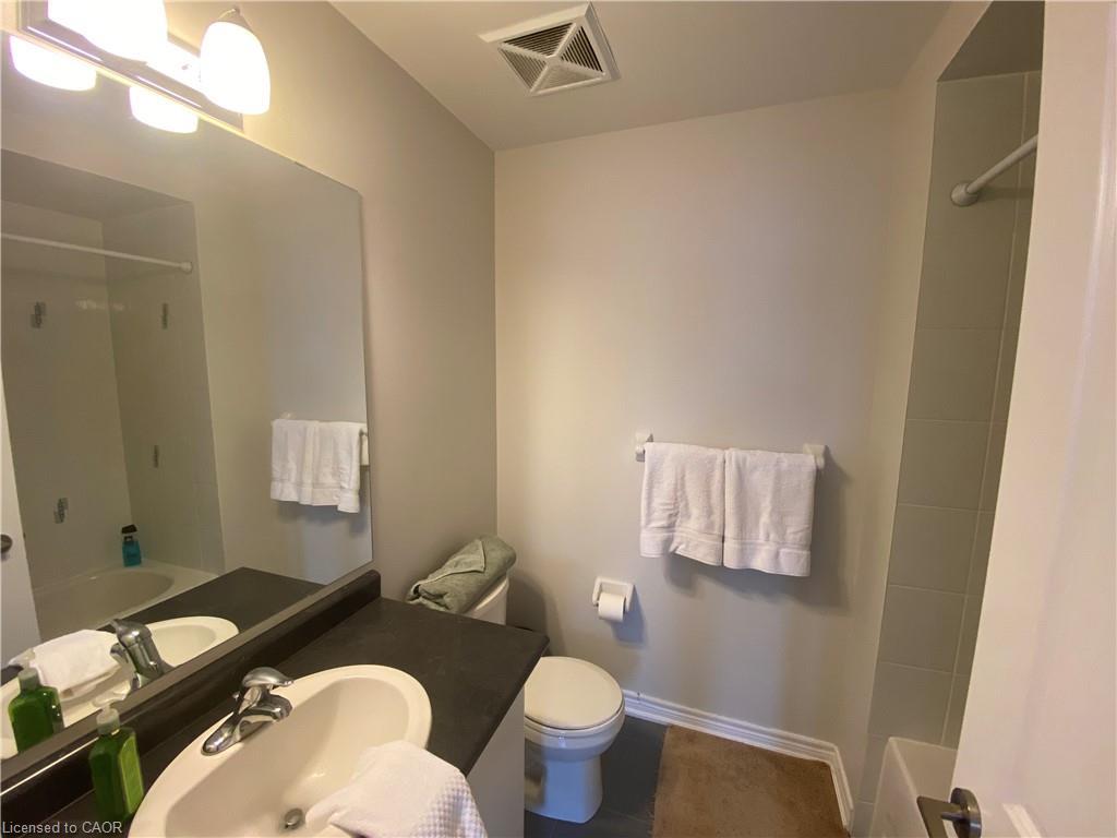 306-2326 Taunton Road, Oakville, ON - Indoor Photo Showing Bathroom