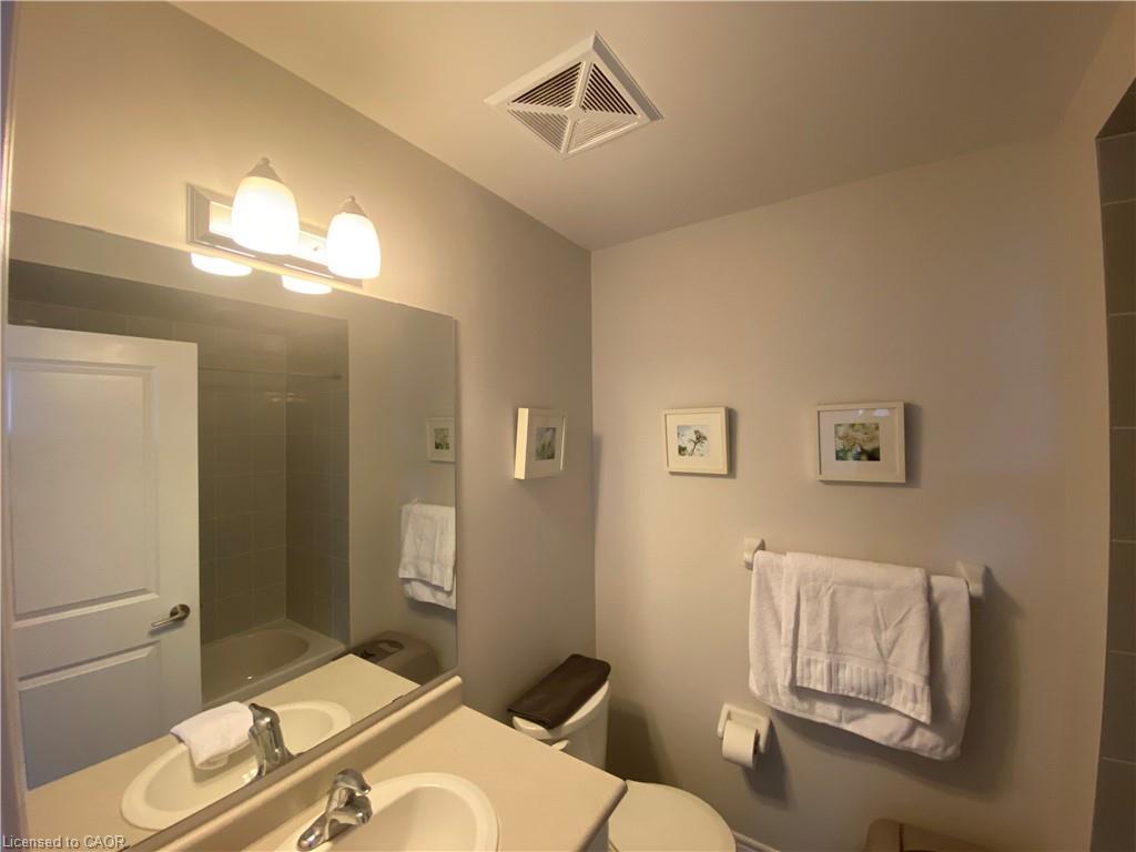 306-2326 Taunton Road, Oakville, ON - Indoor Photo Showing Bathroom
