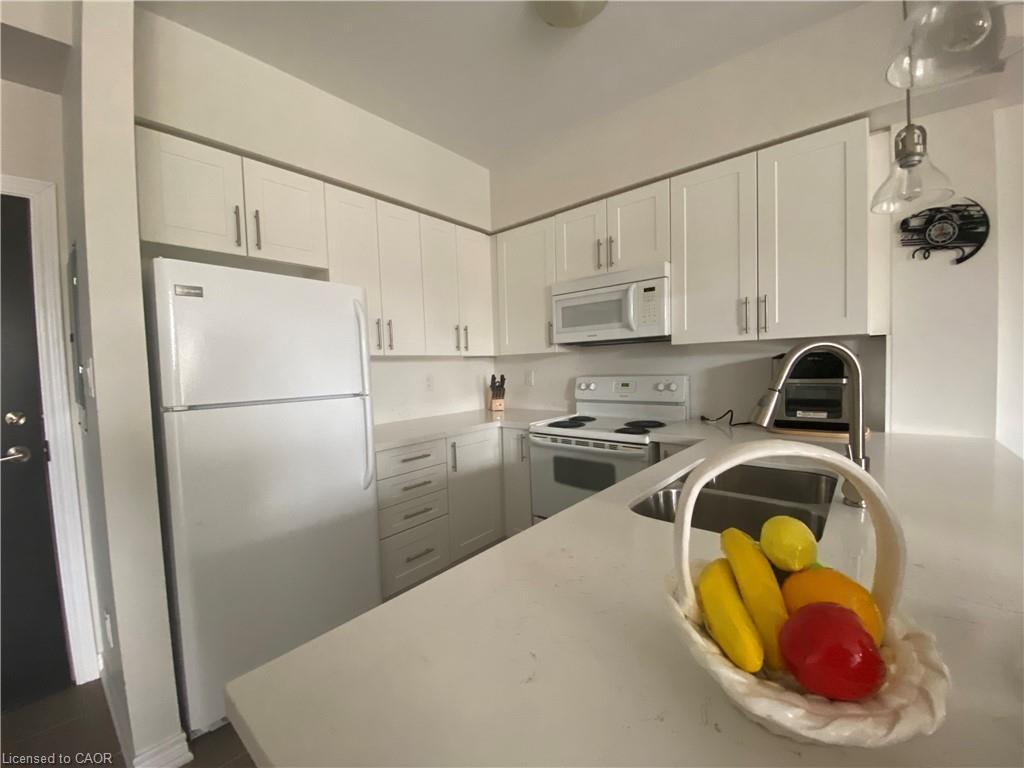 306-2326 Taunton Road, Oakville, ON - Indoor Photo Showing Kitchen