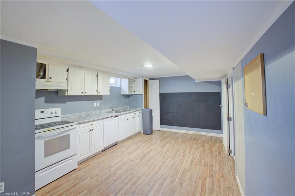 46 Elmwood Avenue, Cambridge, ON - Indoor Photo Showing Kitchen