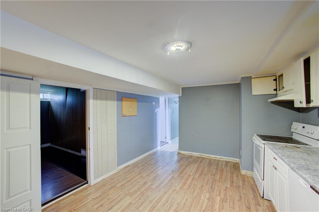 46 Elmwood Avenue, Cambridge, ON - Indoor Photo Showing Kitchen