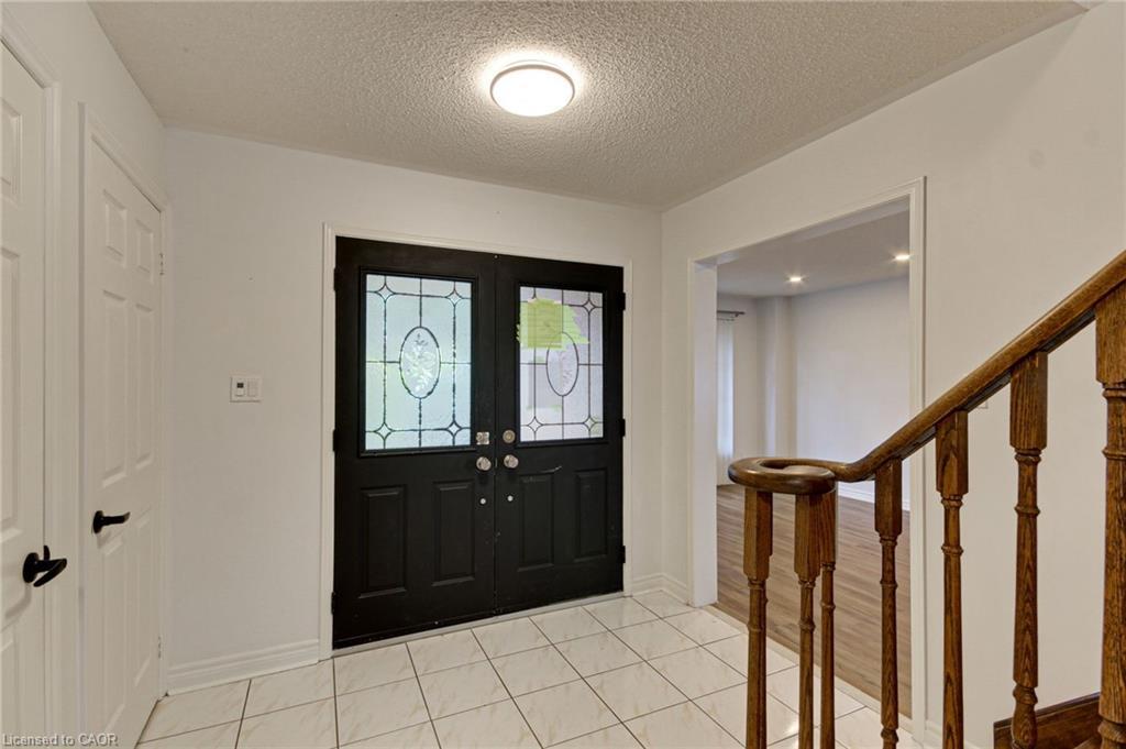 175 Rhodes Circle, Newmarket, ON - Indoor Photo Showing Other Room