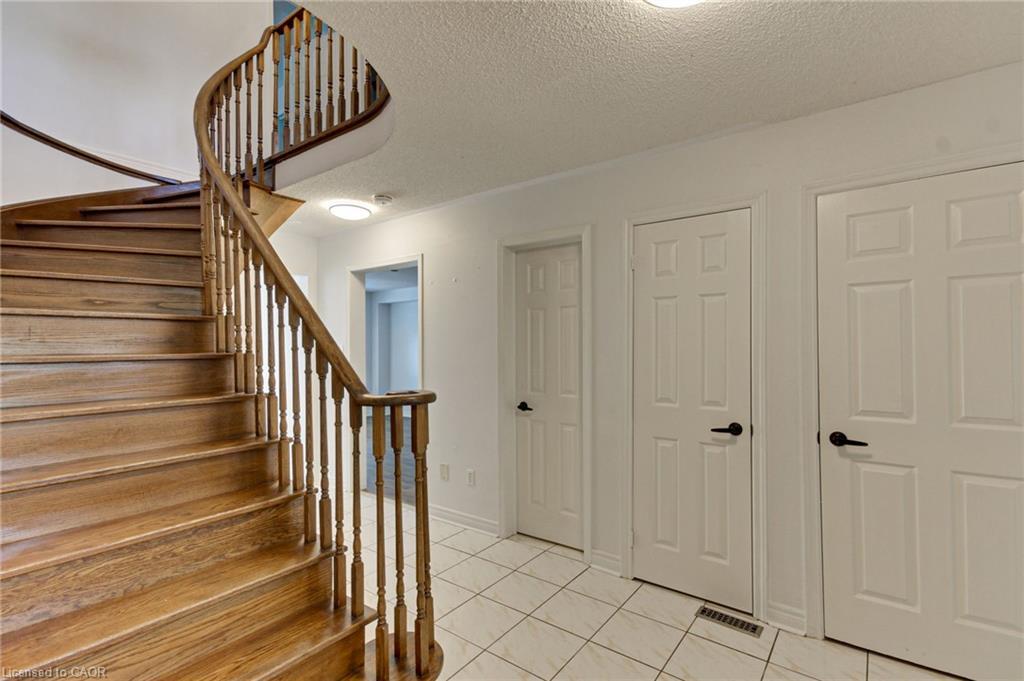 175 Rhodes Circle, Newmarket, ON - Indoor Photo Showing Other Room