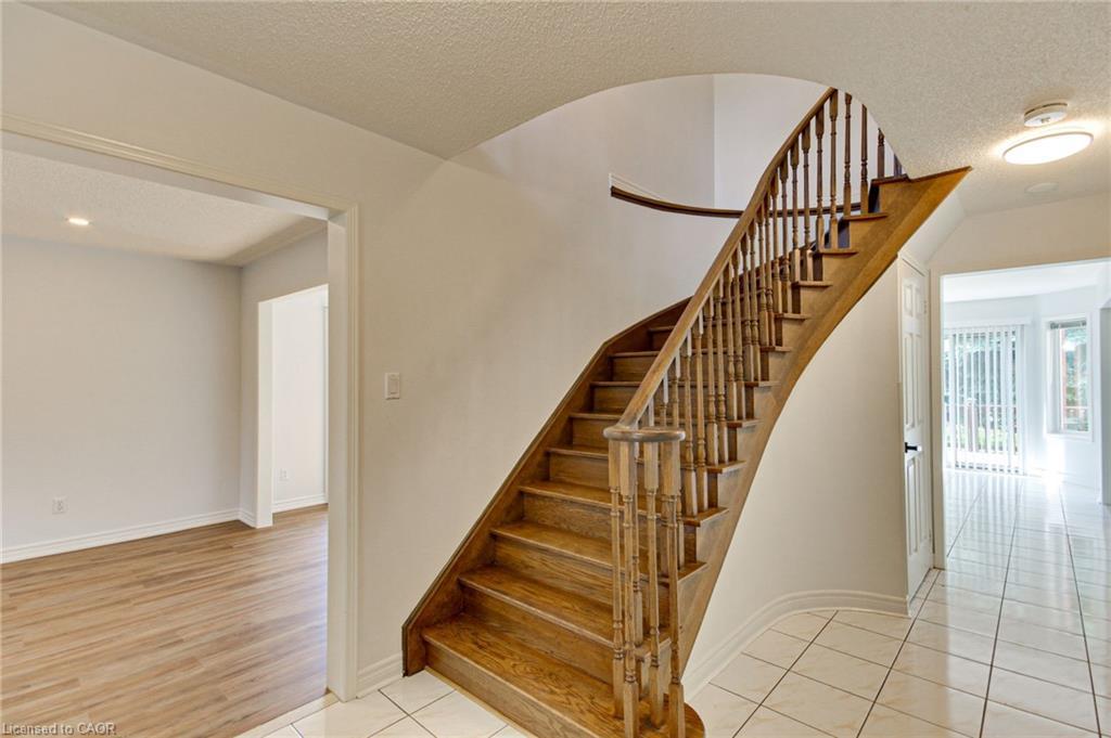 175 Rhodes Circle, Newmarket, ON - Indoor Photo Showing Other Room