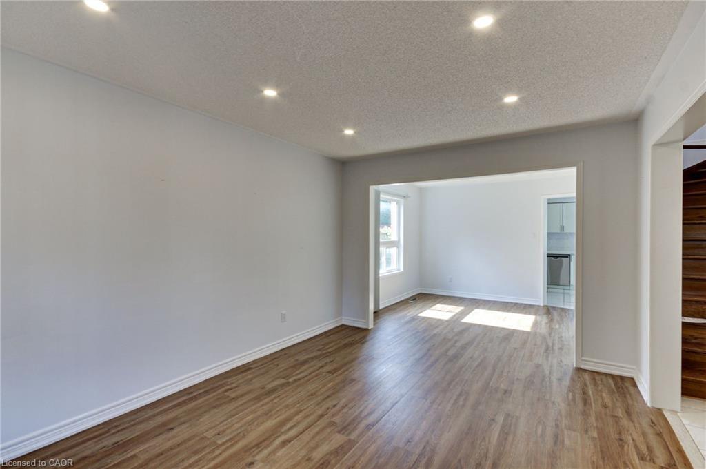 175 Rhodes Circle, Newmarket, ON - Indoor Photo Showing Other Room
