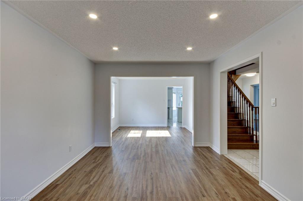 175 Rhodes Circle, Newmarket, ON - Indoor Photo Showing Other Room