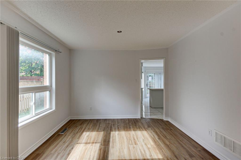 175 Rhodes Circle, Newmarket, ON - Indoor Photo Showing Other Room