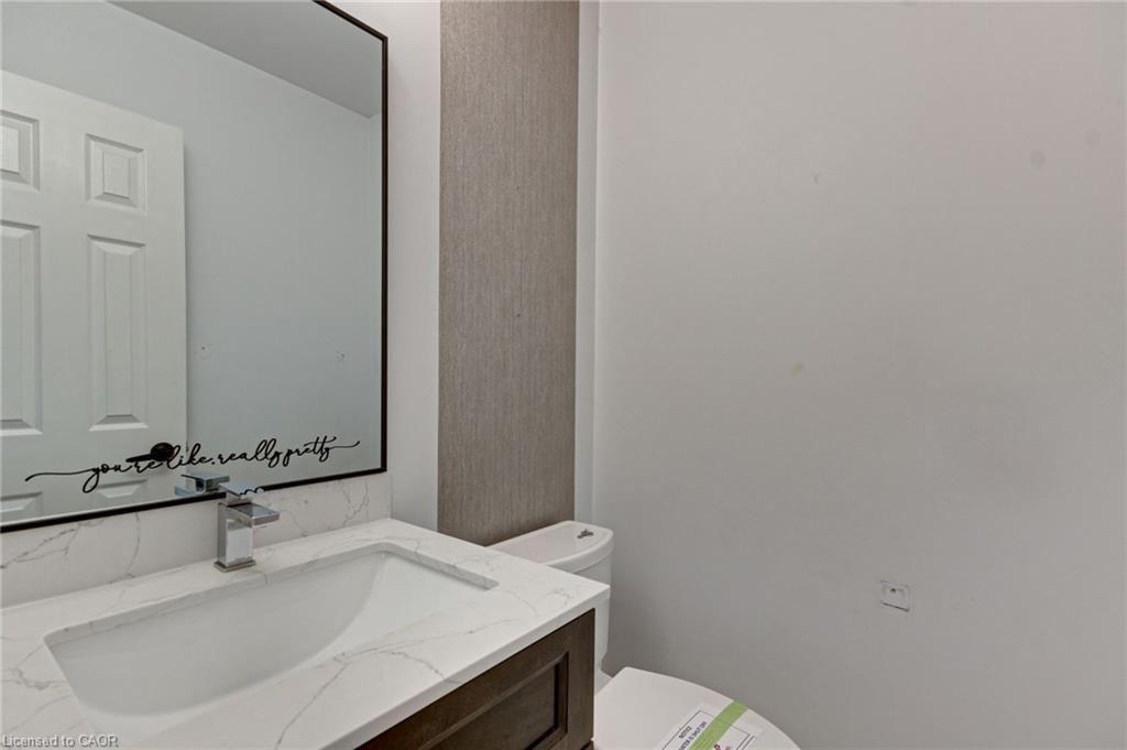 175 Rhodes Circle, Newmarket, ON - Indoor Photo Showing Bathroom