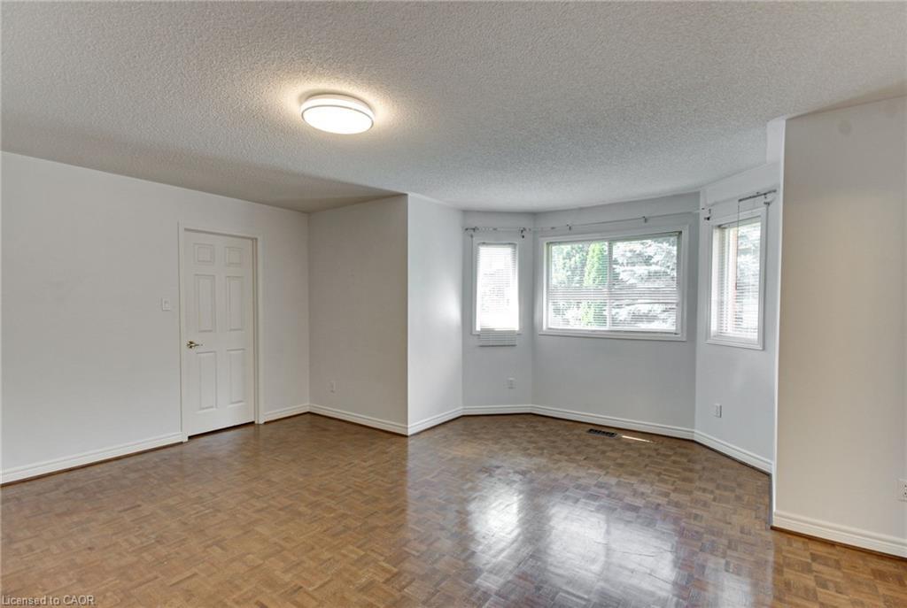 175 Rhodes Circle, Newmarket, ON - Indoor Photo Showing Other Room