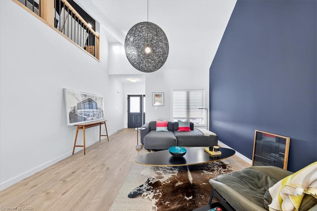 9-744 Nelson Street W, Port Dover, ON - Indoor Photo Showing Living Room