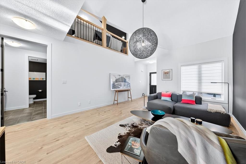 9-744 Nelson Street W, Port Dover, ON - Indoor Photo Showing Living Room