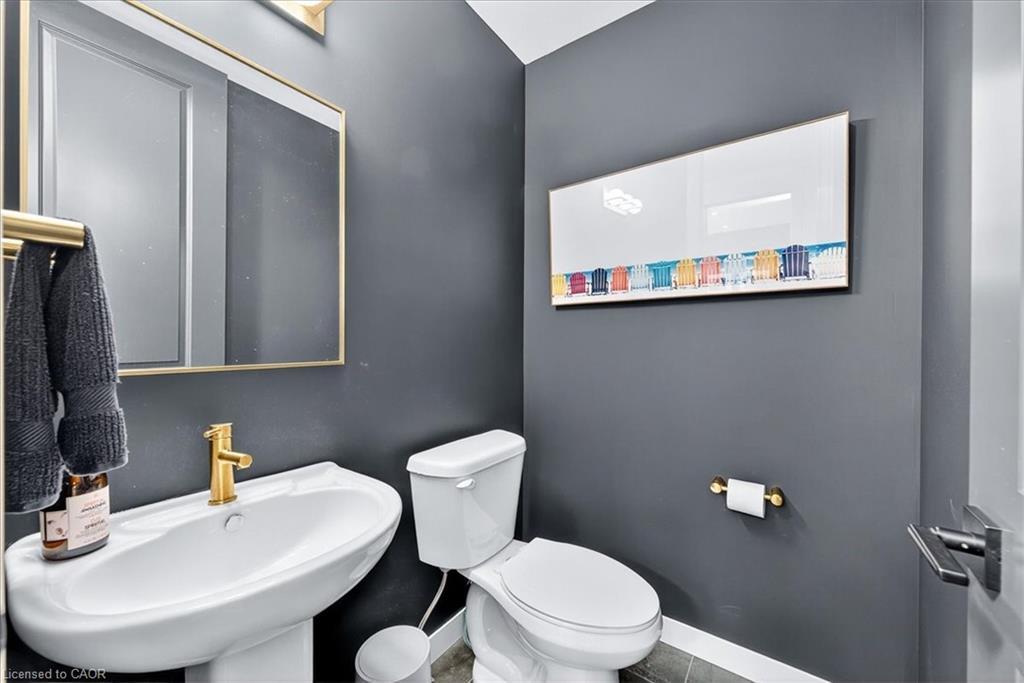 9-744 Nelson Street W, Port Dover, ON - Indoor Photo Showing Bathroom