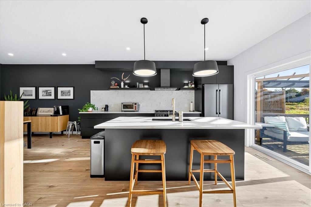 9-744 Nelson Street W, Port Dover, ON - Indoor Photo Showing Kitchen With Upgraded Kitchen