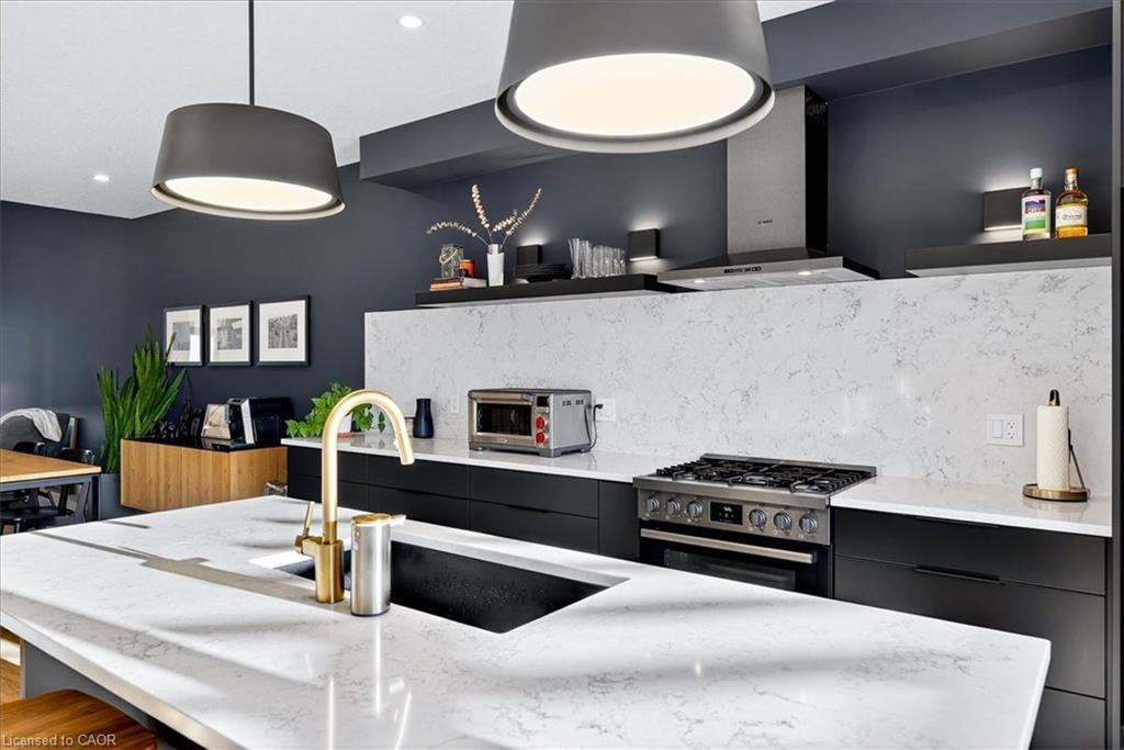 9-744 Nelson Street W, Port Dover, ON - Indoor Photo Showing Kitchen