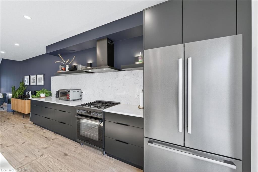 9-744 Nelson Street W, Port Dover, ON - Indoor Photo Showing Kitchen With Upgraded Kitchen