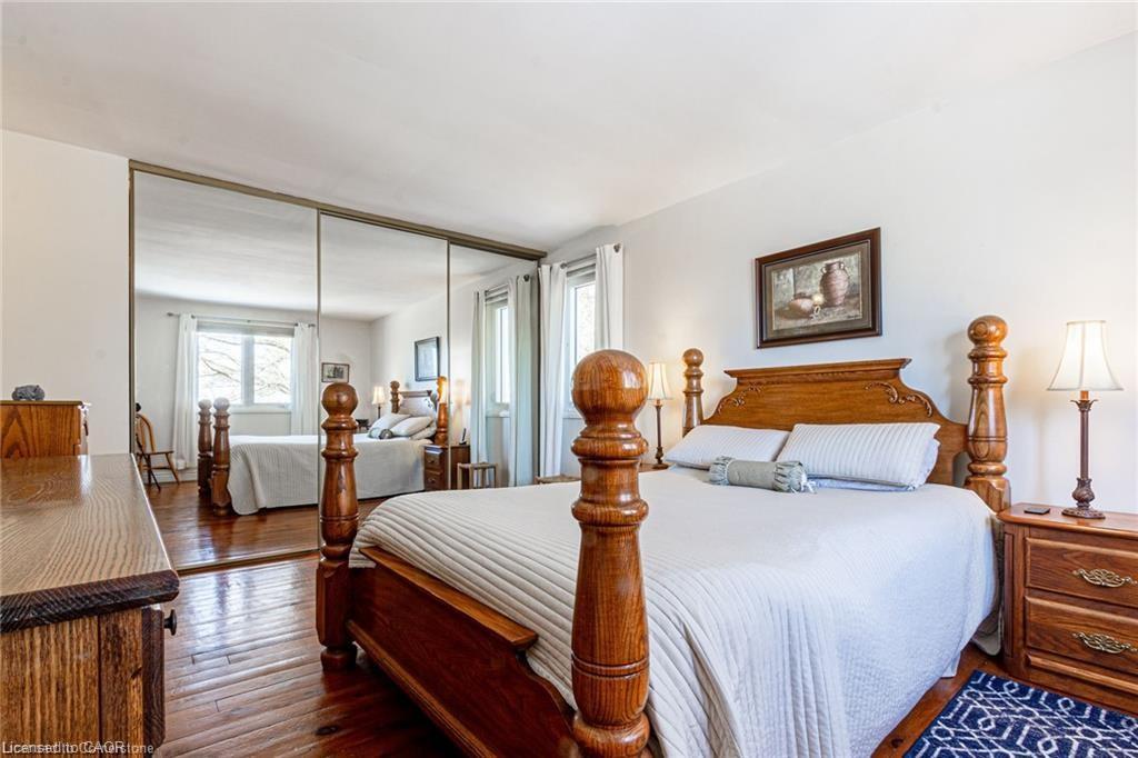 5086 Walkers Line, Burlington, ON - Indoor Photo Showing Bedroom