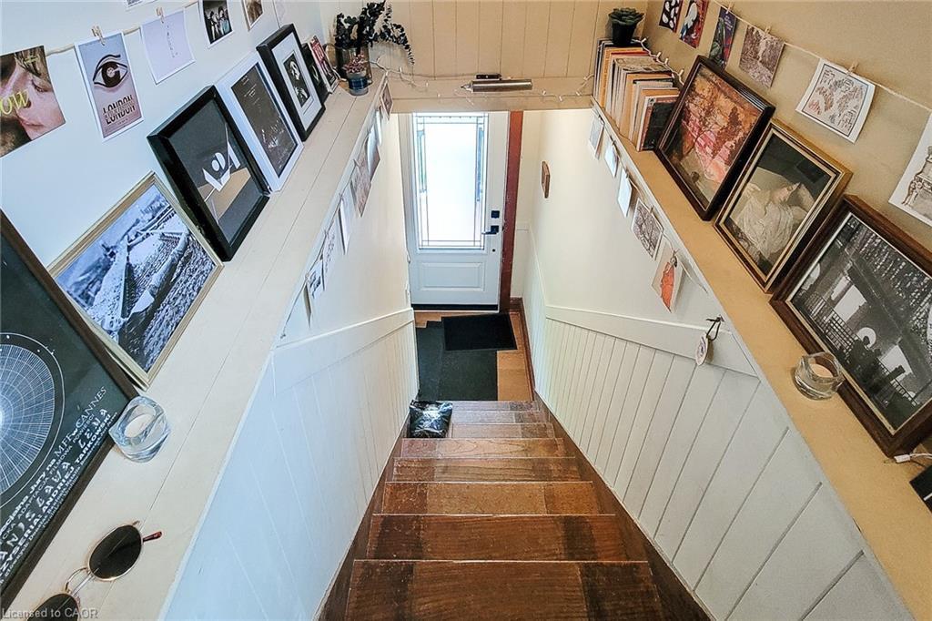 156 Park Row S, Hamilton, ON - Indoor Photo Showing Other Room