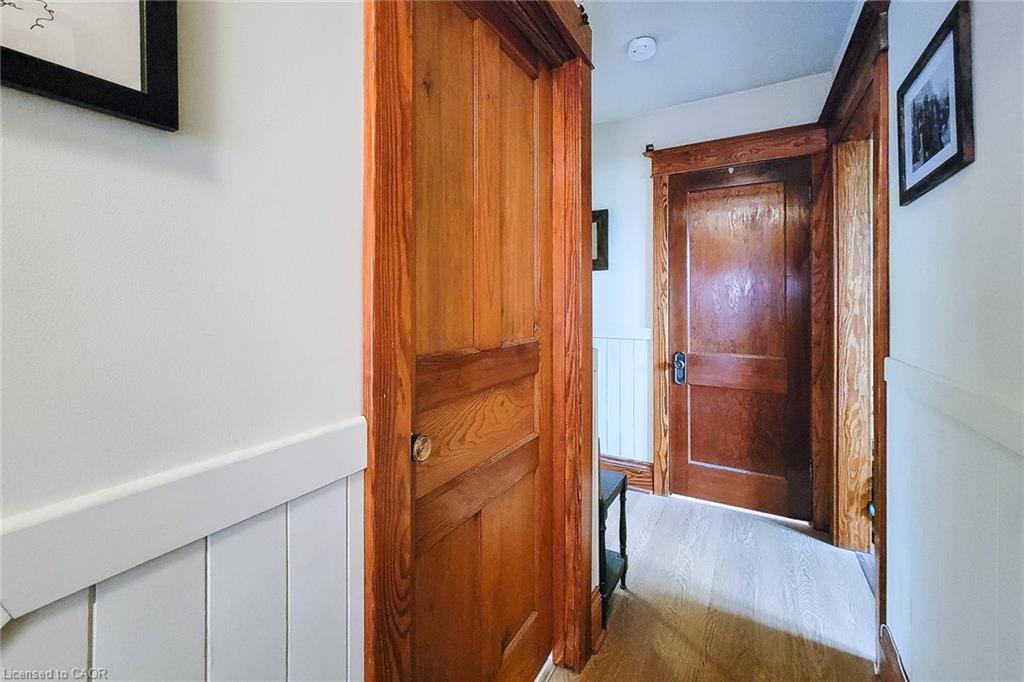 156 Park Row S, Hamilton, ON - Indoor Photo Showing Other Room