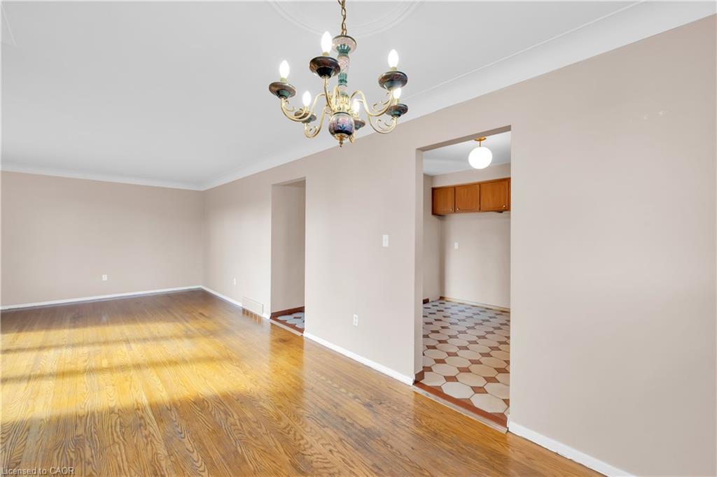 112 Purdy Crescent, Hamilton, ON - Indoor Photo Showing Other Room