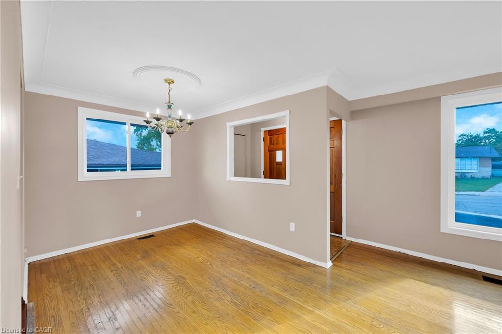 112 Purdy Crescent, Hamilton, ON - Indoor Photo Showing Other Room