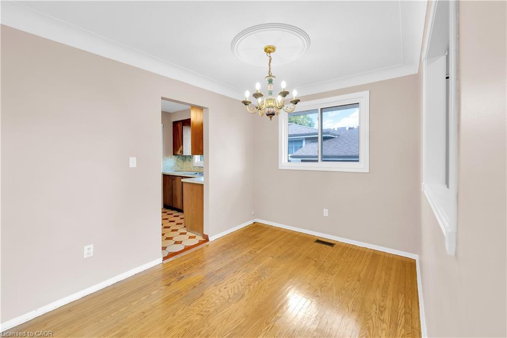 112 Purdy Crescent, Hamilton, ON - Indoor Photo Showing Other Room