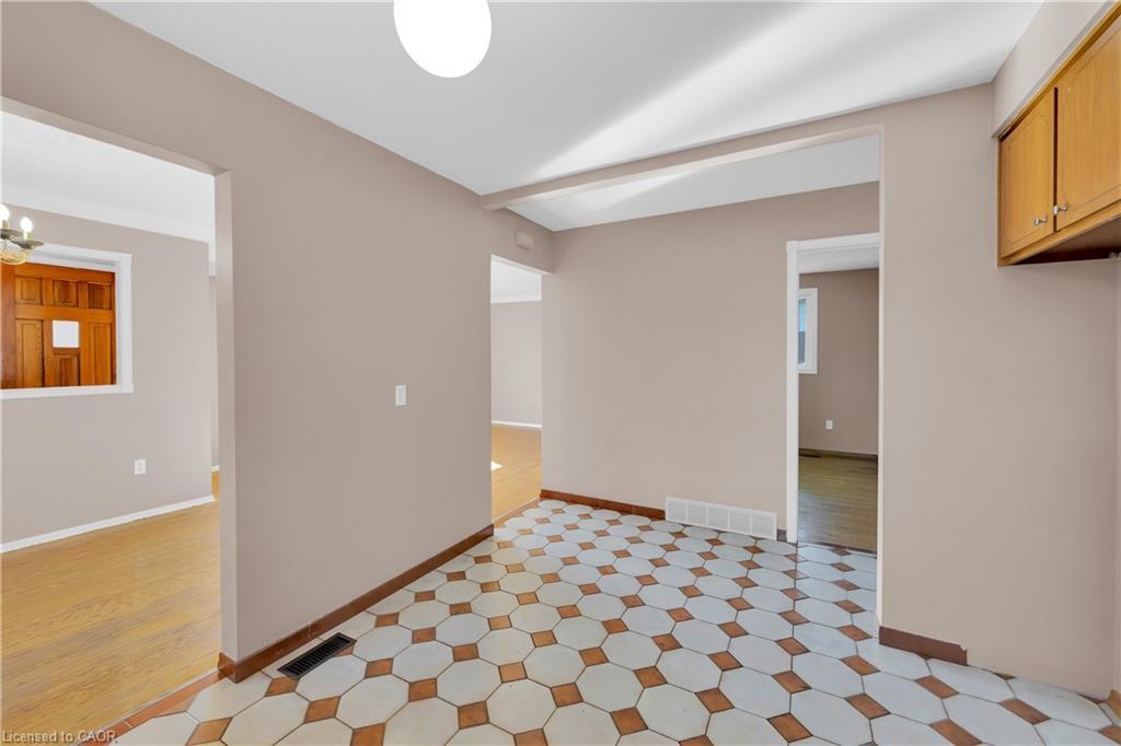 112 Purdy Crescent, Hamilton, ON - Indoor Photo Showing Other Room