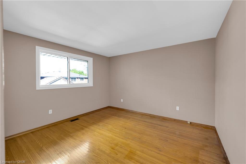 112 Purdy Crescent, Hamilton, ON - Indoor Photo Showing Other Room