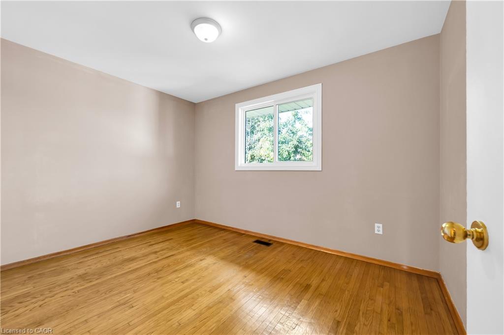 112 Purdy Crescent, Hamilton, ON - Indoor Photo Showing Other Room