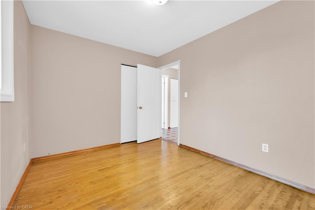 112 Purdy Crescent, Hamilton, ON - Indoor Photo Showing Other Room