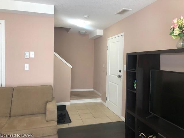 301-20 Cheese Factory Road, Cambridge, ON - Indoor Photo Showing Other Room