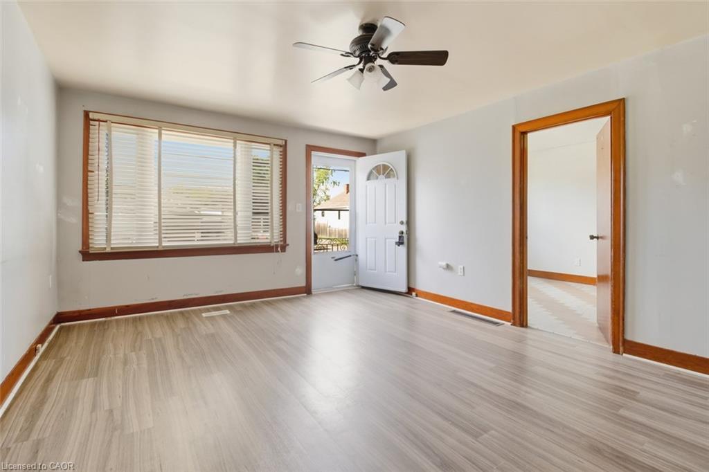 118 Morton Street, Thorold, ON - Indoor Photo Showing Other Room