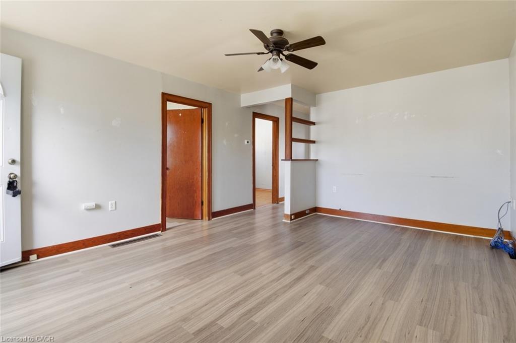 118 Morton Street, Thorold, ON - Indoor Photo Showing Other Room