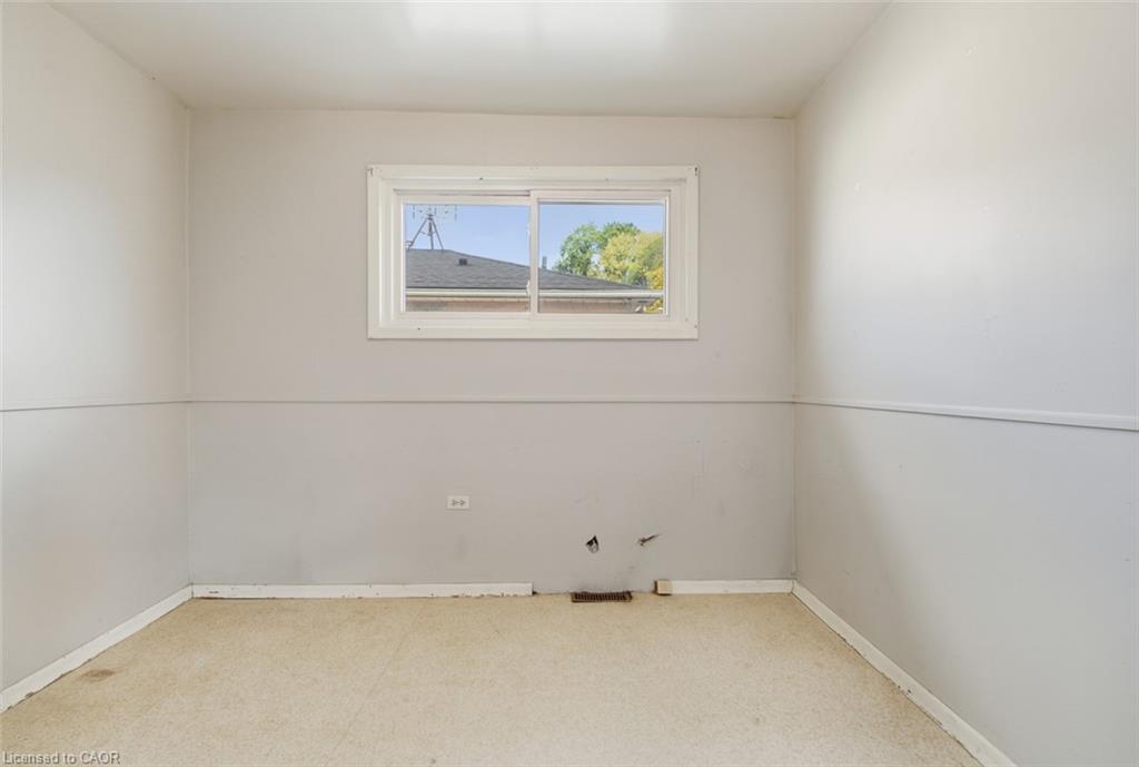 118 Morton Street, Thorold, ON - Indoor Photo Showing Other Room