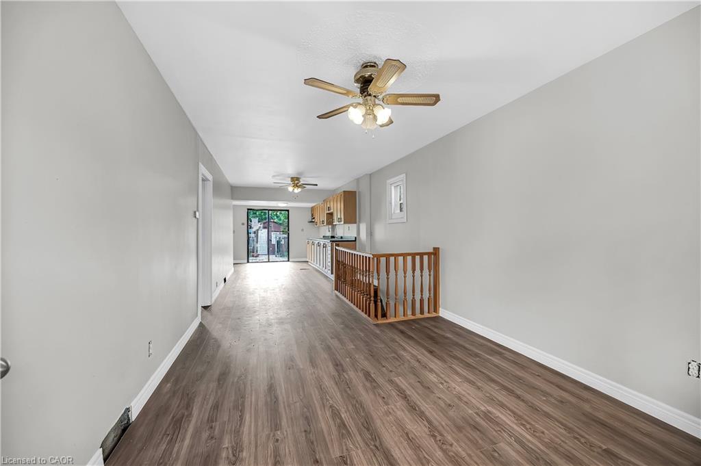 1256 Cannon Street E, Hamilton, ON - Indoor Photo Showing Other Room