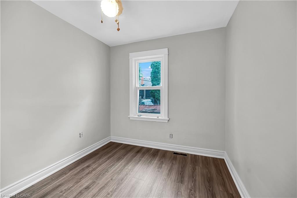 1256 Cannon Street E, Hamilton, ON - Indoor Photo Showing Other Room