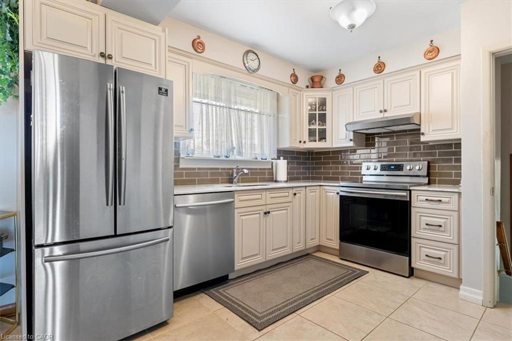 160 Elgin Street, Thorold, ON - Indoor Photo Showing Kitchen