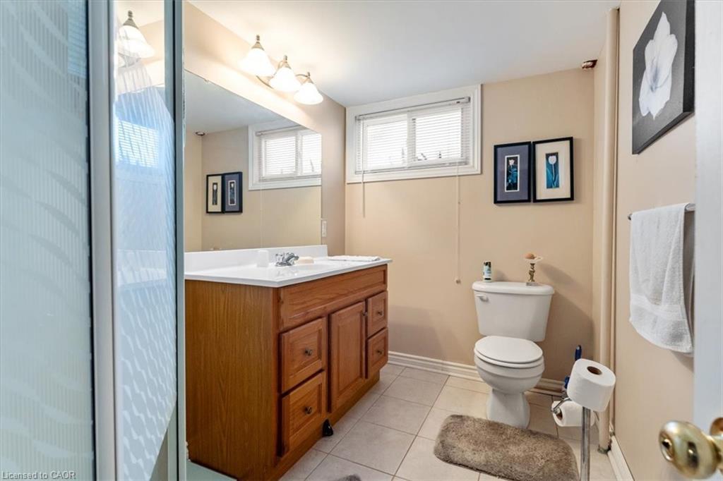 160 Elgin Street, Thorold, ON - Indoor Photo Showing Bathroom